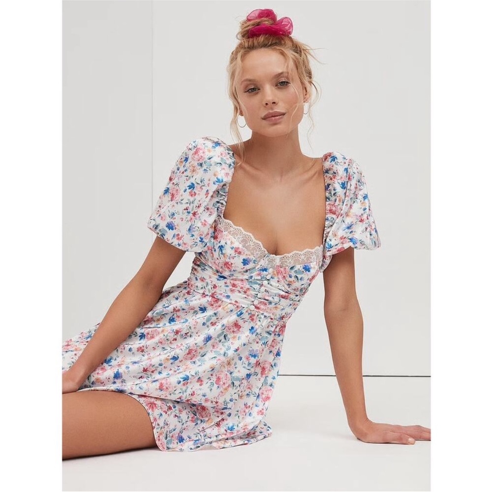 For Love and Lemons Juliet Floral Satin Puff
Sleeve Mini Dress Size Small